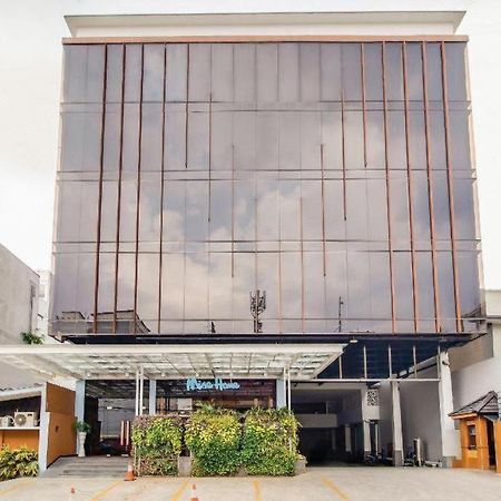 Oyo 1805 Fatmawati Mansion Syariah Hotel Джакарта Екстериор снимка