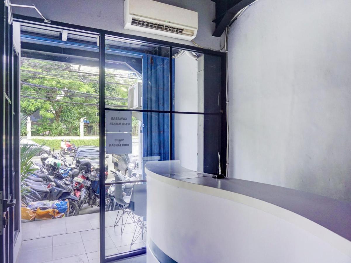 Oyo 1805 Fatmawati Mansion Syariah Hotel Джакарта Екстериор снимка
