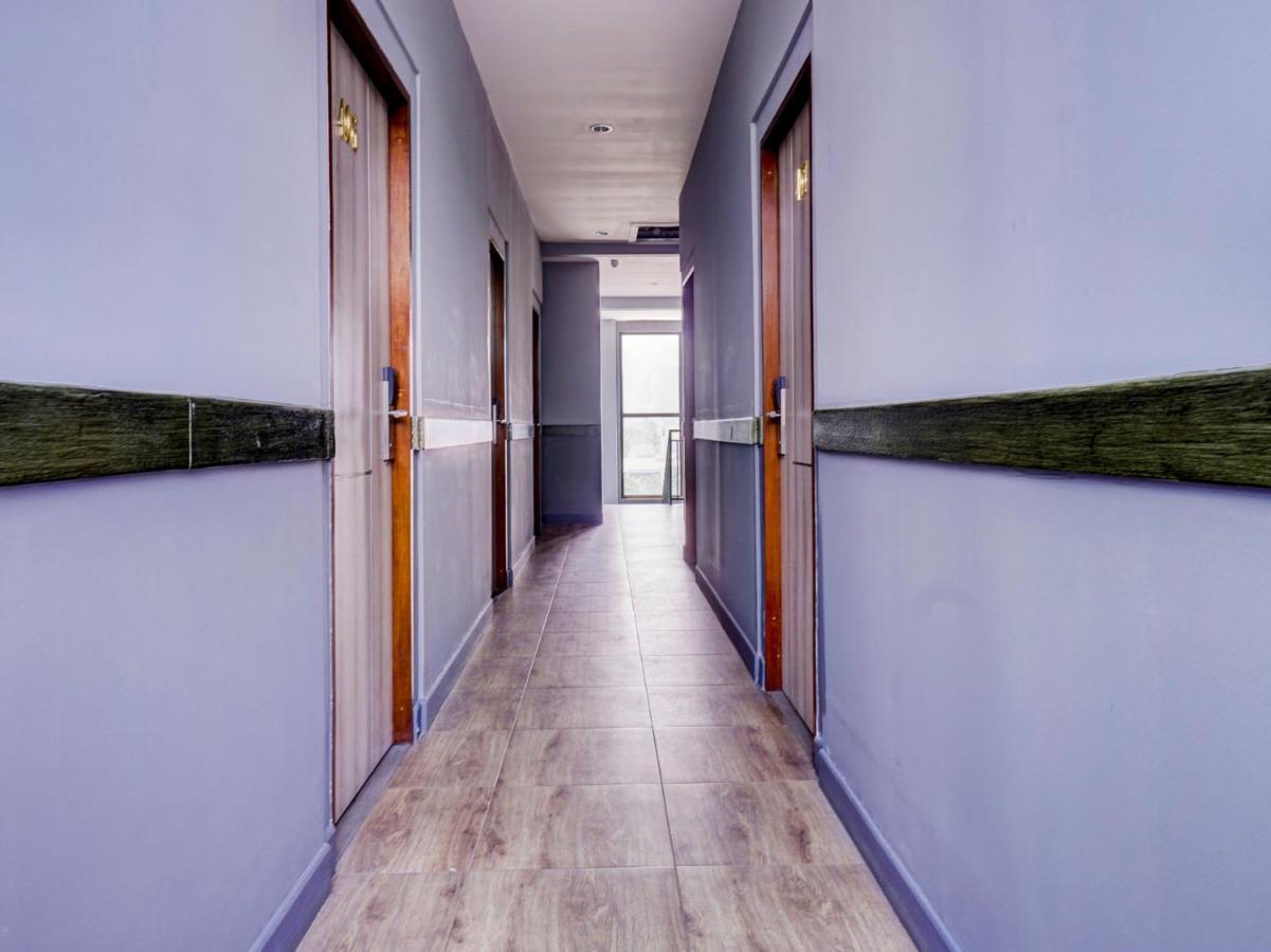Oyo 1805 Fatmawati Mansion Syariah Hotel Джакарта Екстериор снимка