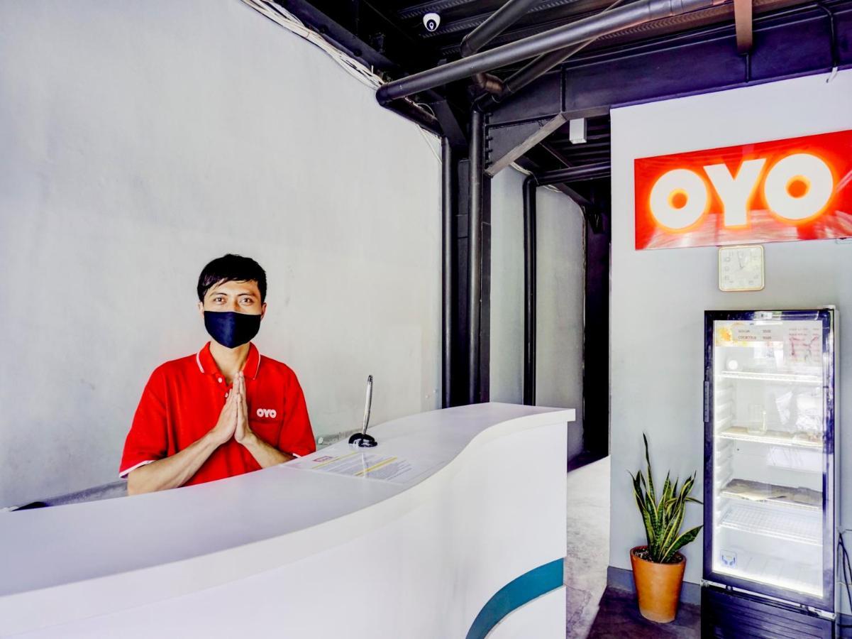 Oyo 1805 Fatmawati Mansion Syariah Hotel Джакарта Екстериор снимка