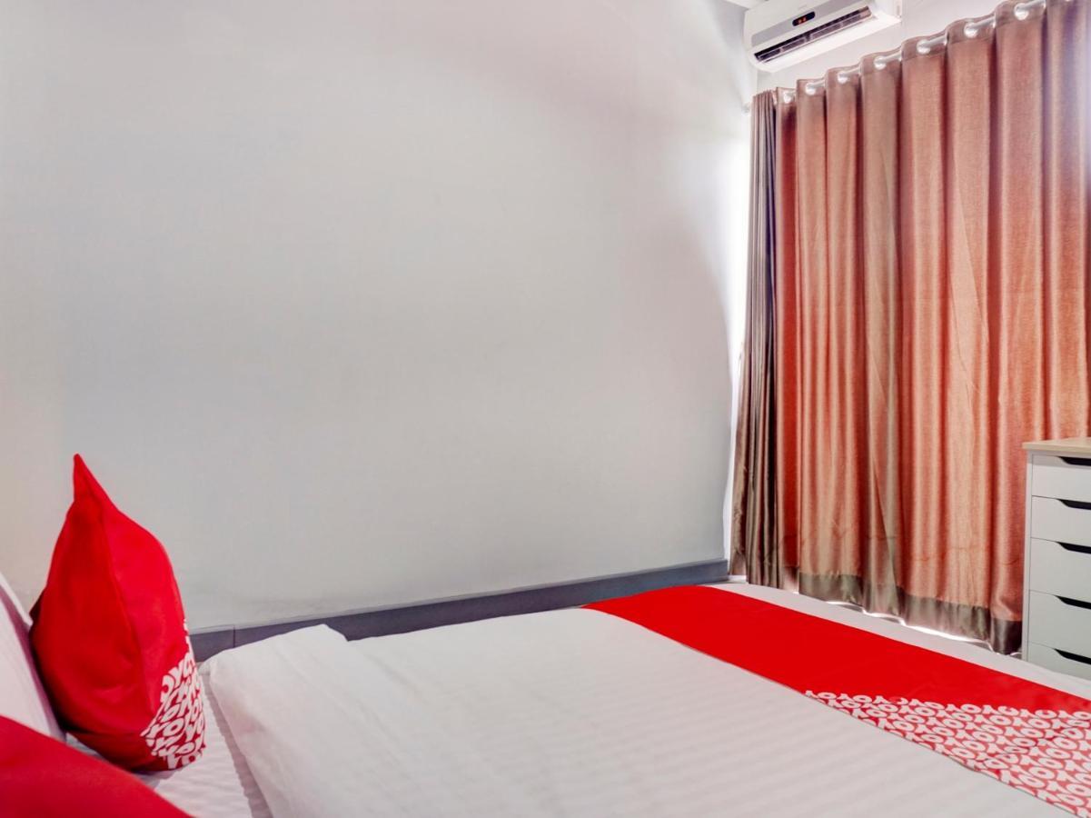 Oyo 1805 Fatmawati Mansion Syariah Hotel Джакарта Екстериор снимка