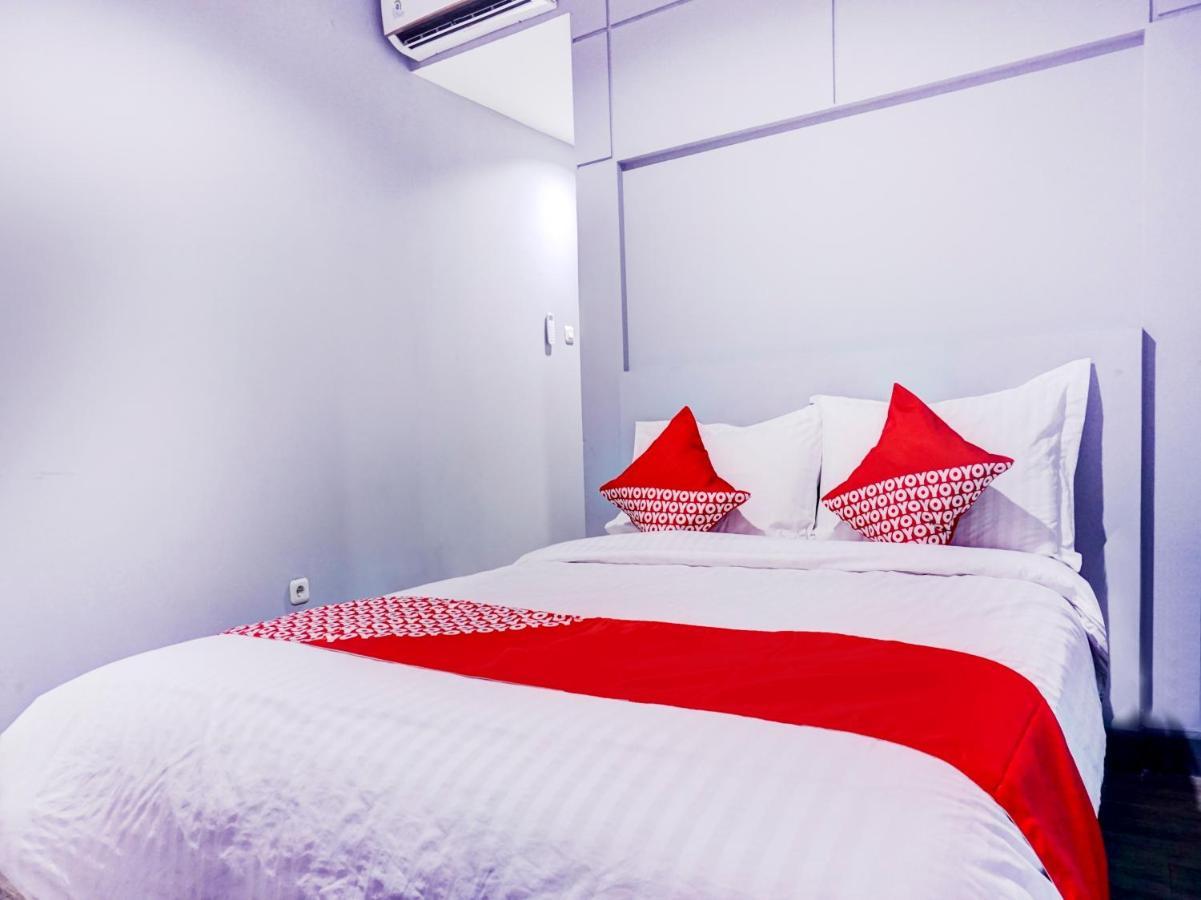 Oyo 1805 Fatmawati Mansion Syariah Hotel Джакарта Екстериор снимка