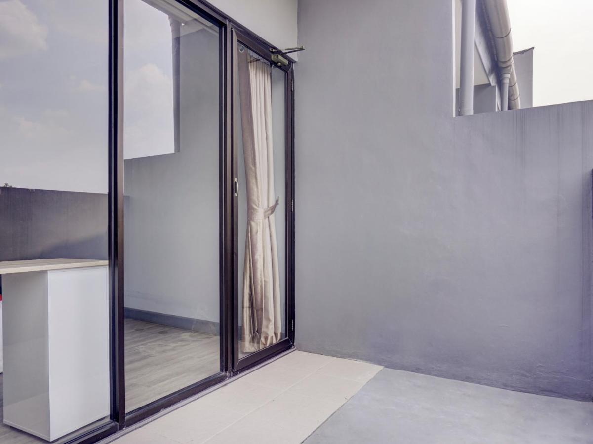 Oyo 1805 Fatmawati Mansion Syariah Hotel Джакарта Екстериор снимка