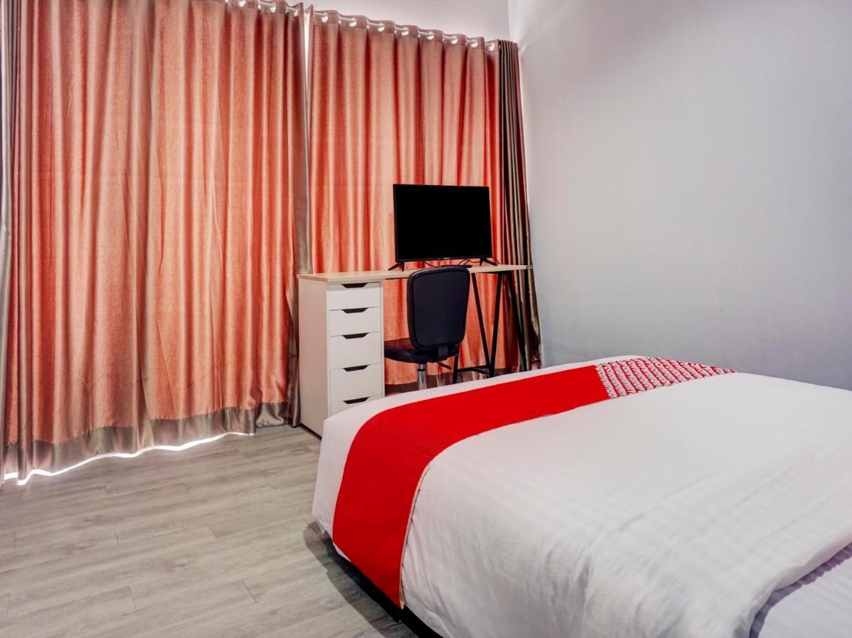 Oyo 1805 Fatmawati Mansion Syariah Hotel Джакарта Екстериор снимка