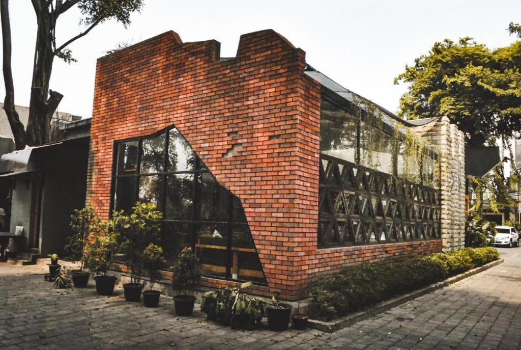 Oyo 1805 Fatmawati Mansion Syariah Hotel Джакарта Екстериор снимка