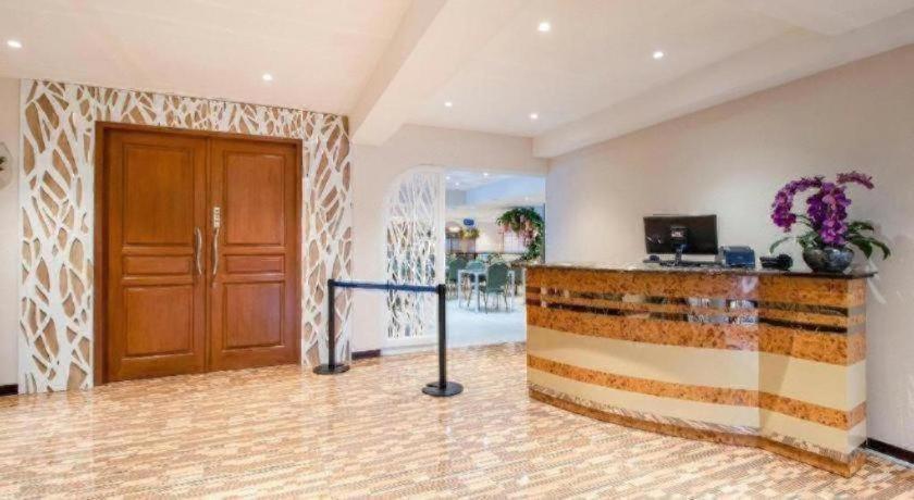 Oyo 1805 Fatmawati Mansion Syariah Hotel Джакарта Екстериор снимка