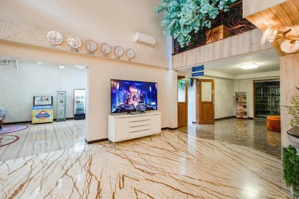 Oyo 1805 Fatmawati Mansion Syariah Hotel Джакарта Екстериор снимка